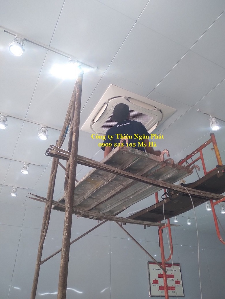 Một số hãng máy lạnh treo tường bạn có thể tham khảo tại Thiên Ngân Phát Hoan-thanh-cong-trinh-showroom-lap-may-lanh-am-tran